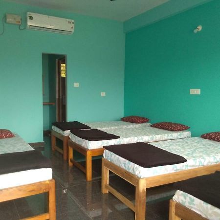 M G Cottage & Dormitory Gokarna  Luaran gambar