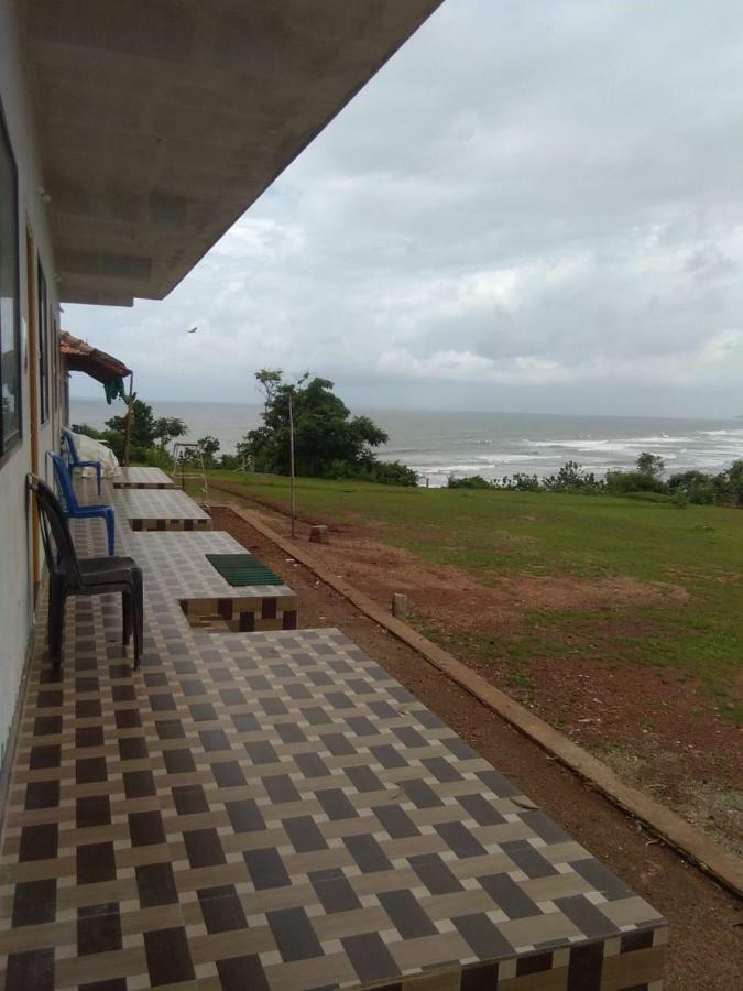 M G Cottage & Dormitory Gokarna  Luaran gambar